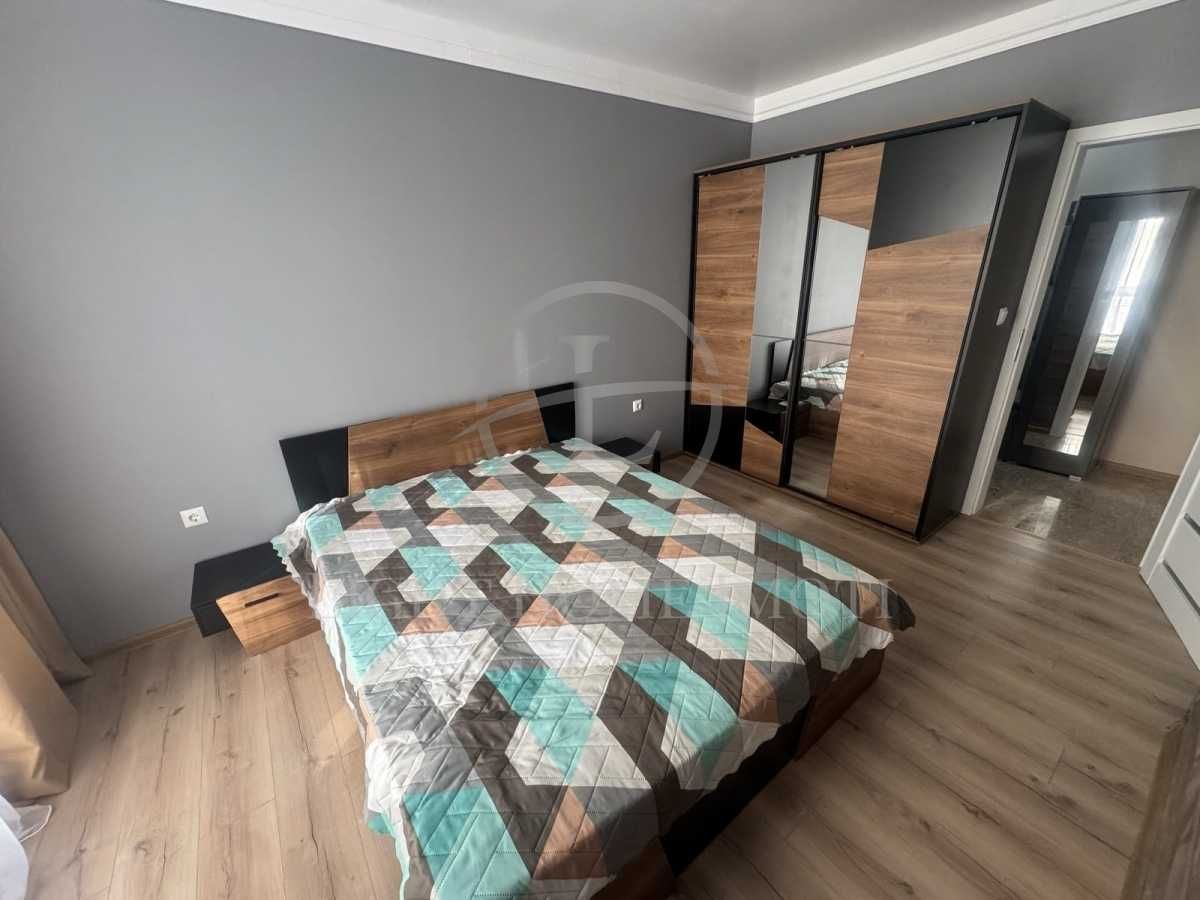 Продава се Тристаен апартамент в Пловдив, Кючук Париж - 115 кв.м за 1774 €/кв.м - Снимка #8