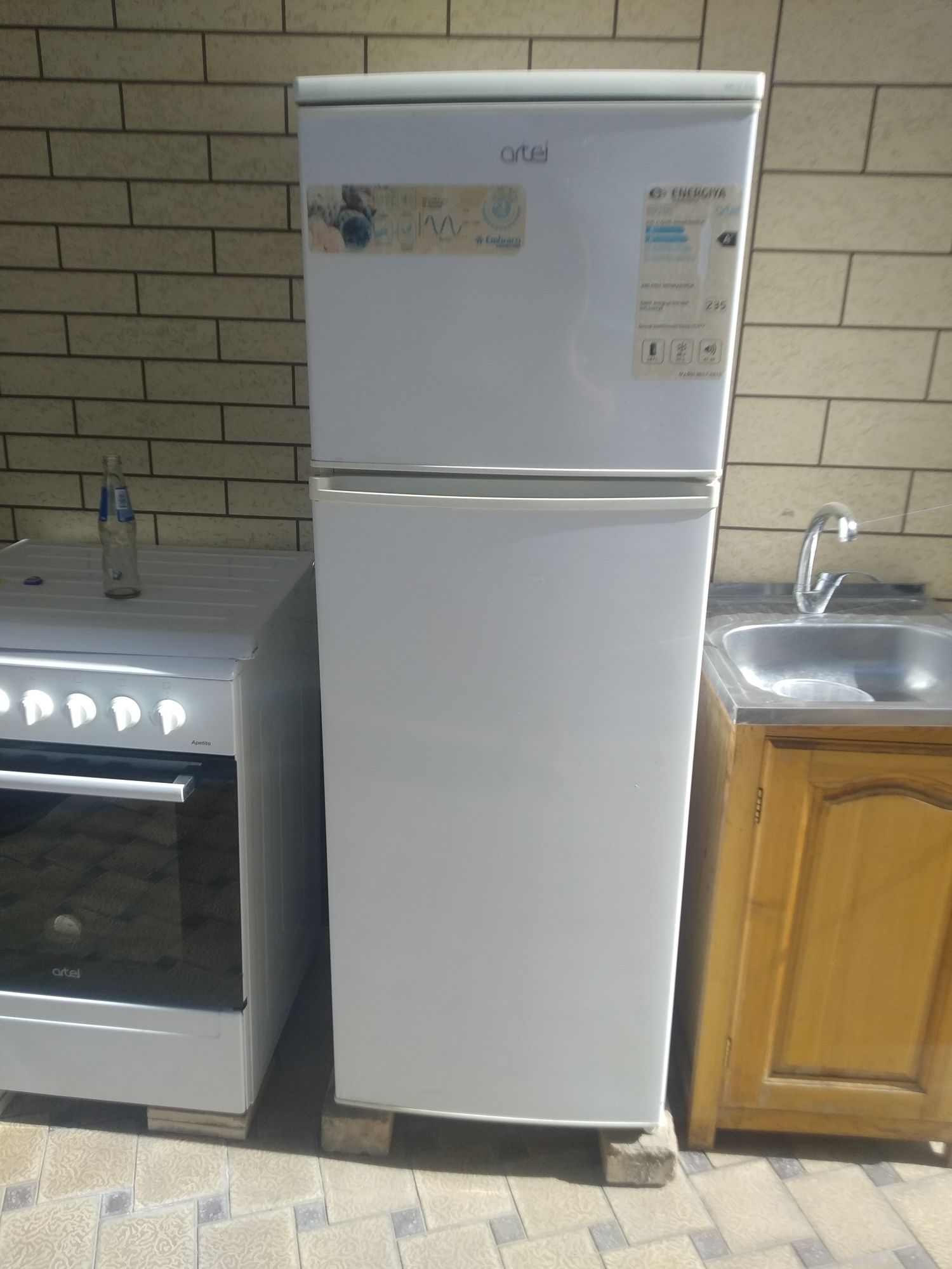 Продается холодильник Артель+ мойка с смесителем