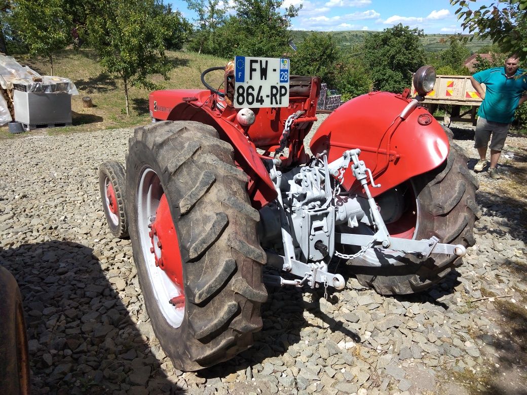 Tractor massey ferguson 4 pistoanr