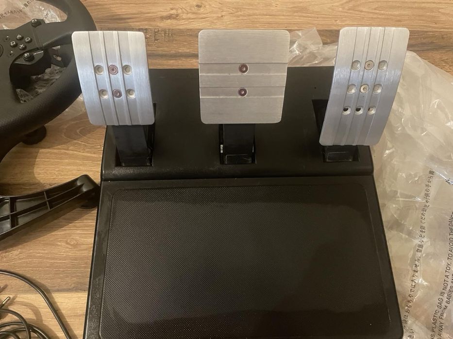 ThrustMaster T300RS/PS3,PS4 - конзола с волан и педали