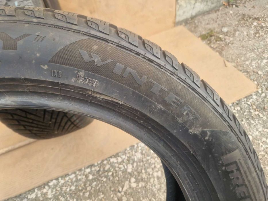 2 Pirelli R18 225/55
Зимни гуми 
DOT2724
