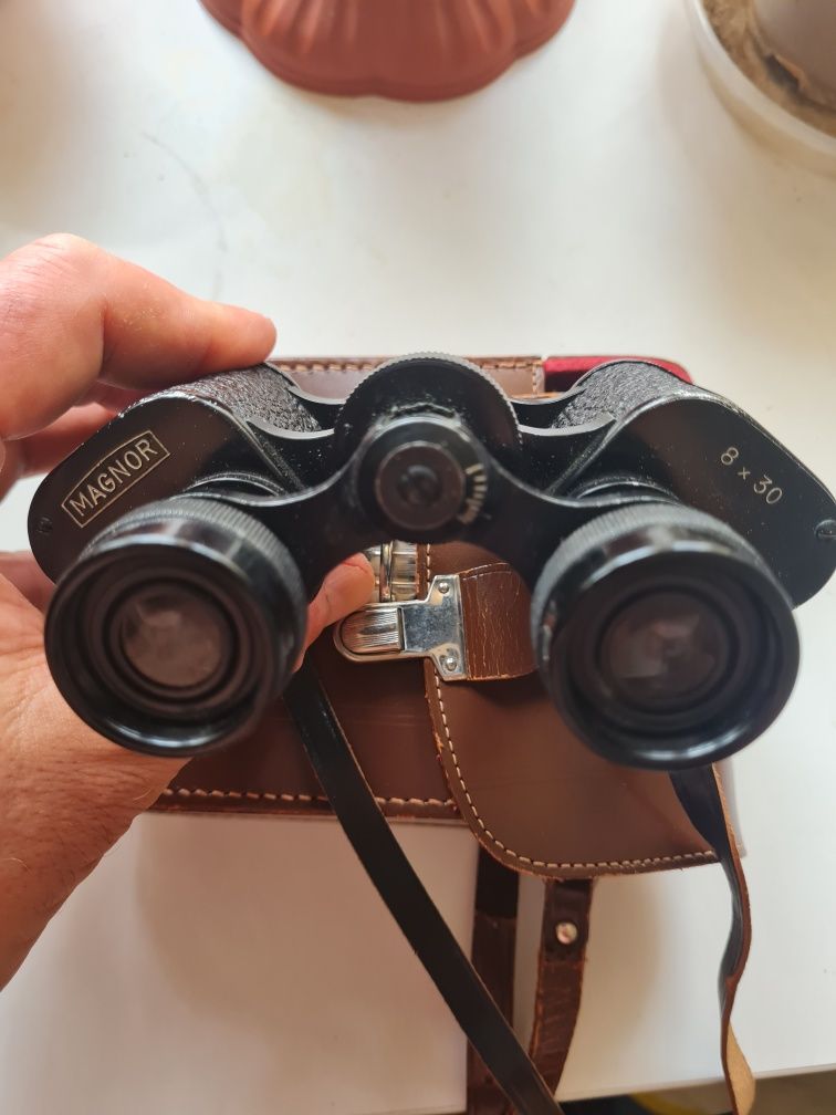 Binoclu 8x30 vintage.