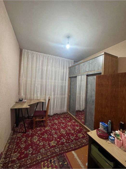 Срочно продаётся 2 комнатная квартира в 6 квартале магазин МАКРО