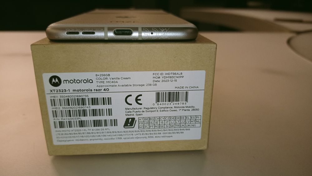 Motorola Razr 40 5G - 8GB RAM / 256GB