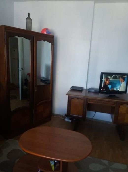 Închiriez garsonieră