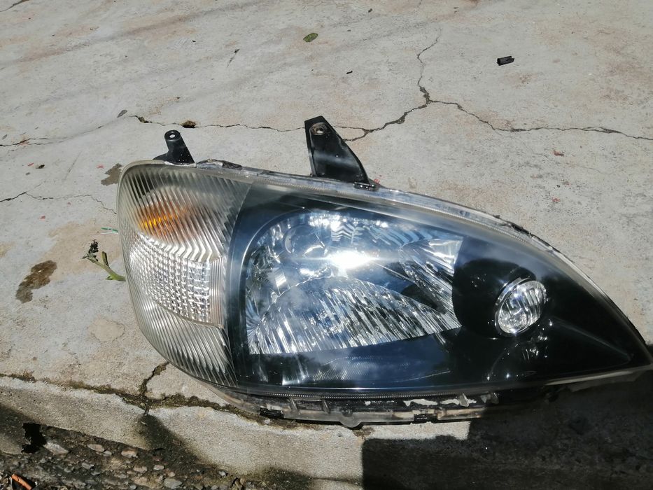 Фарове за Daihatsu Y. R. V. от2000до2005 година