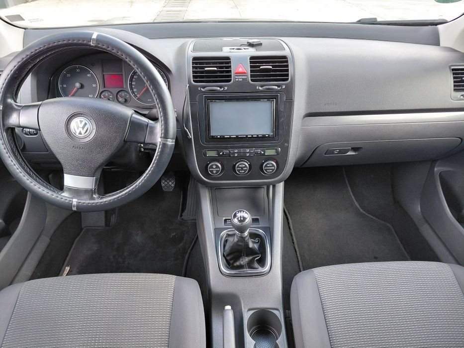 Vw golf 5 1,9 diesel an 2008 euro 4 Navigație/carlig/ Clima !