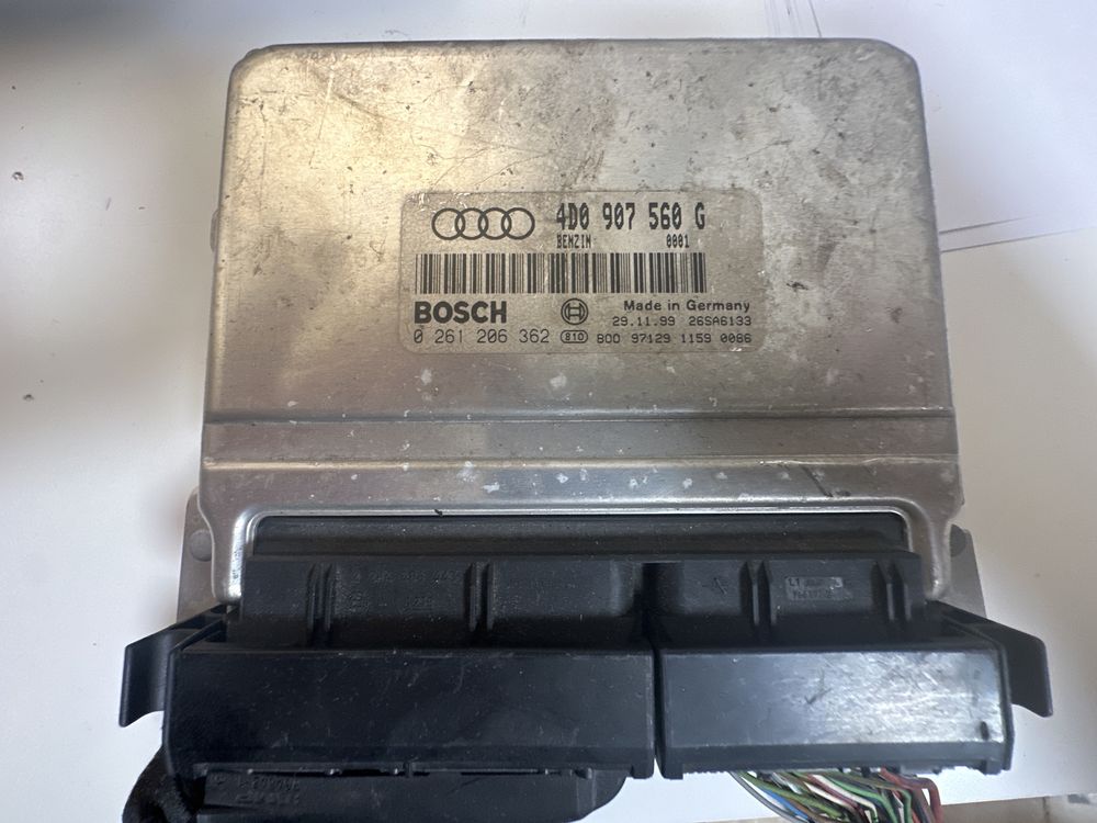 Компютър за Ауди S8 4,2 quattr 310 кс ECU Bosch