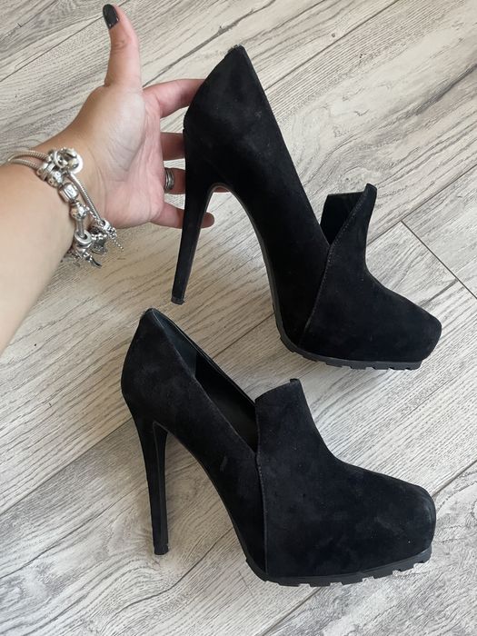 Pantofi guess piele intoarsa