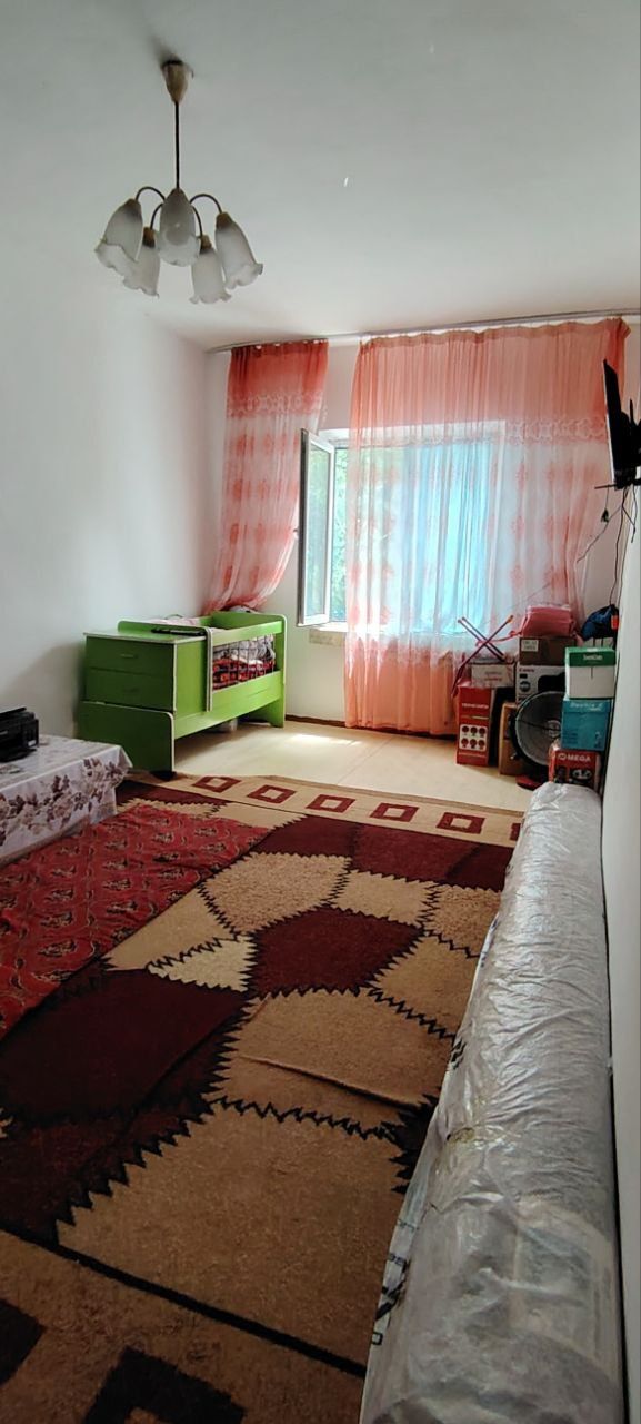 Продаёца квартира город Чирчик 10 микрараён