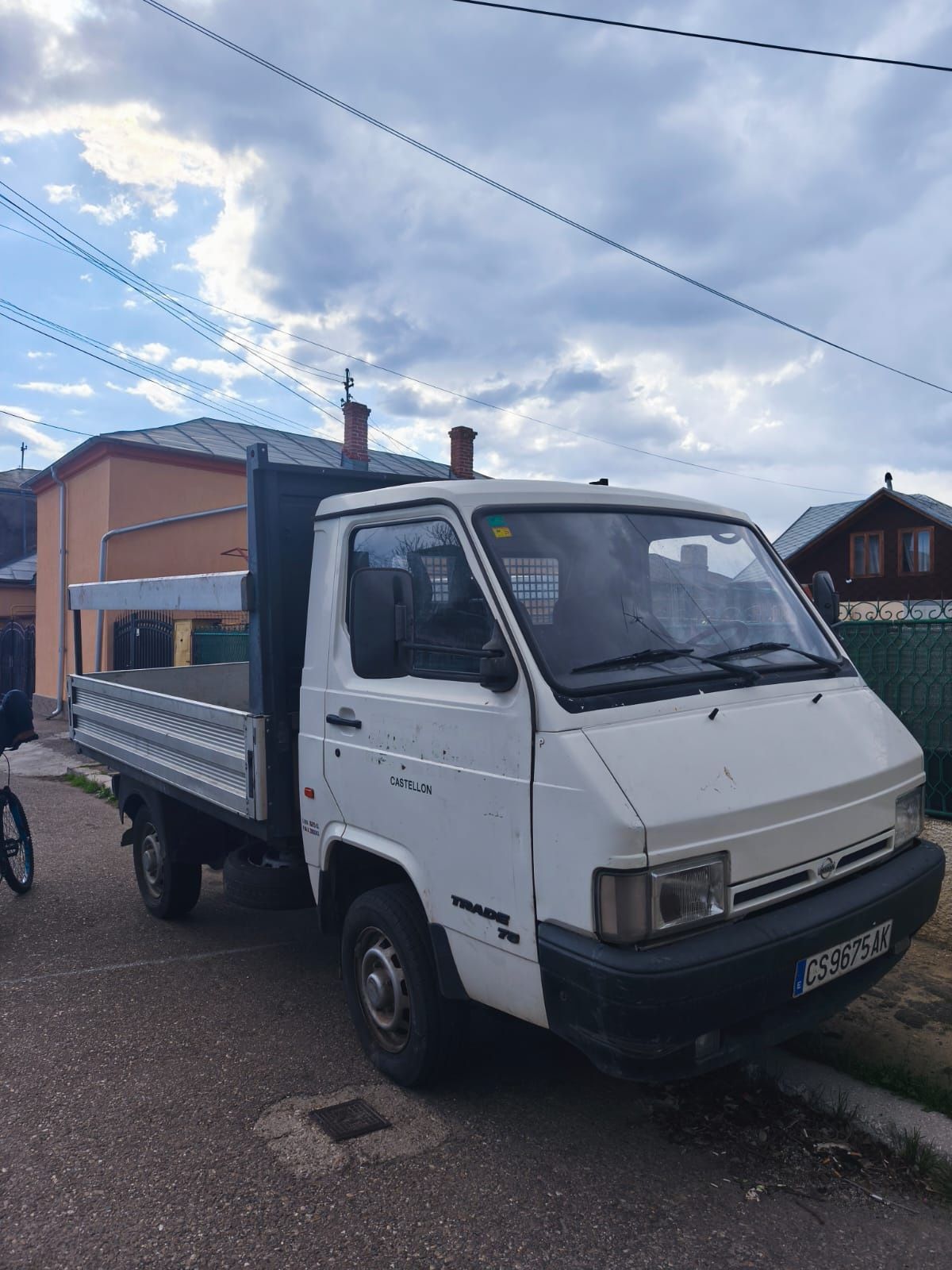 Camión Nissan trade anul 1997