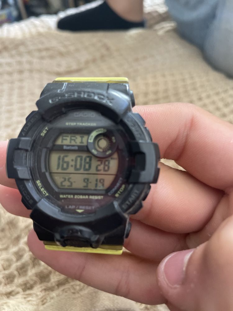 Часовник G-shock