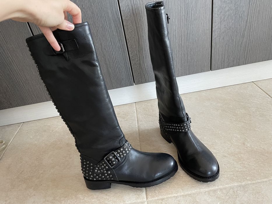 Cizme piele superbe,negre cu capse,noi,marime 37,talpa plata