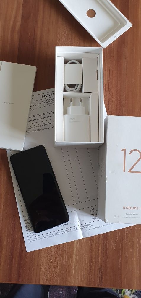 Vând Xiaomi 12 NOU,128 GB,8 GB ram,factura,garanție 2 ani