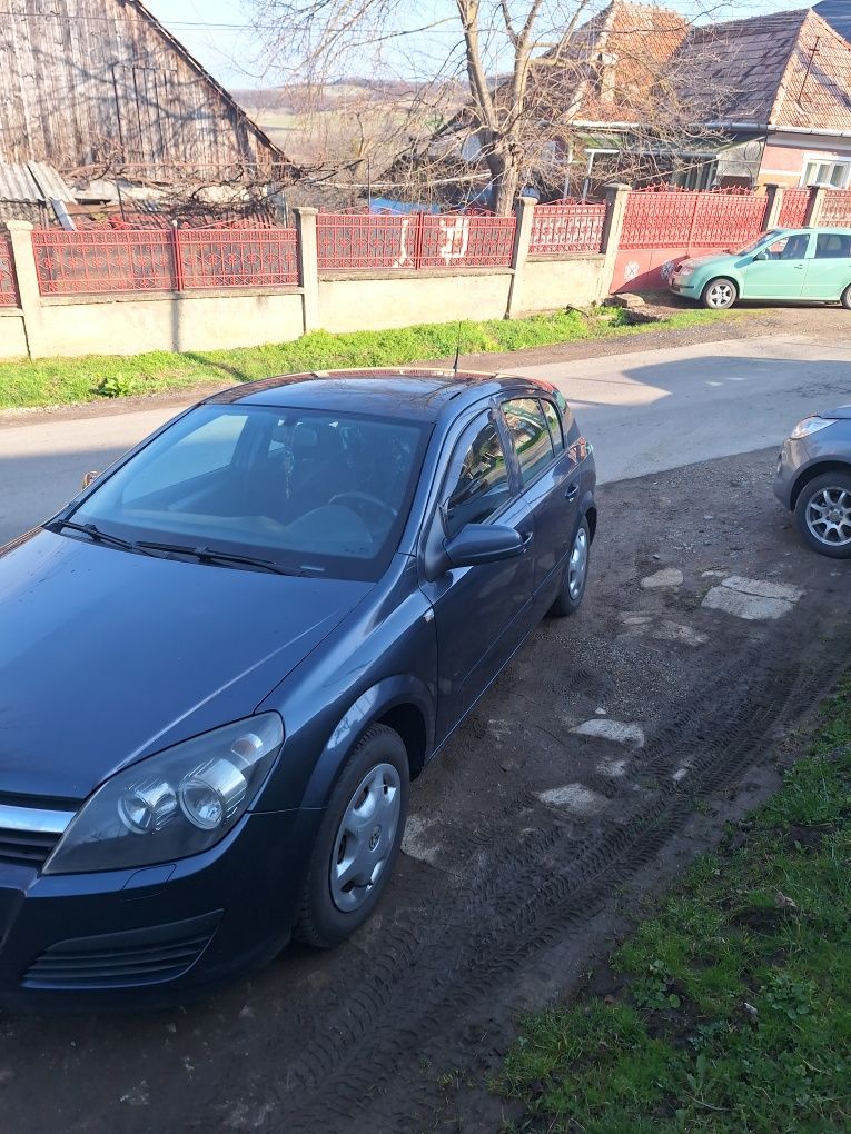 Opel Astra h 1,3 hatchback