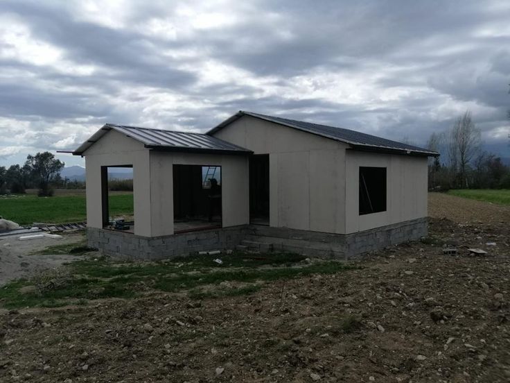 Case pe structura metalica