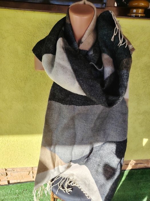 Lot 50 de bucăți esarfe și fulare