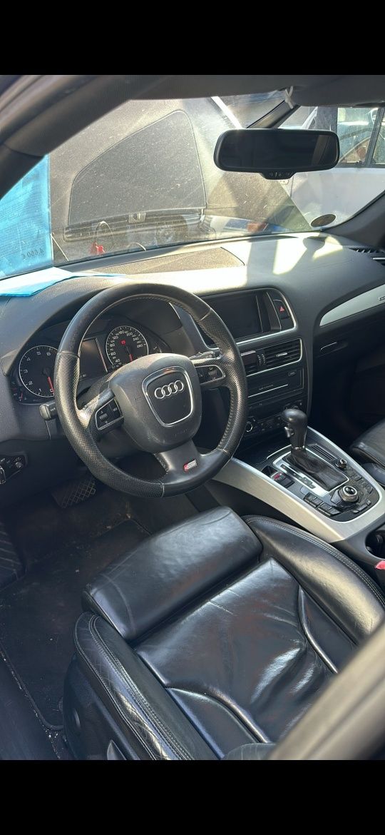 Dezmembrez Audi Q5 2.0 tfsi 155 kw CDNC cod culoare LY9B