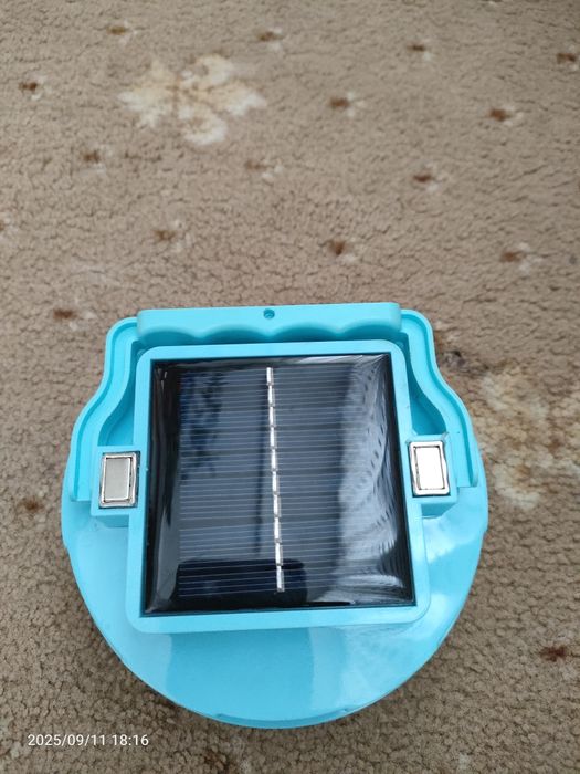 Vînd reflectoare solare și becuri led h7