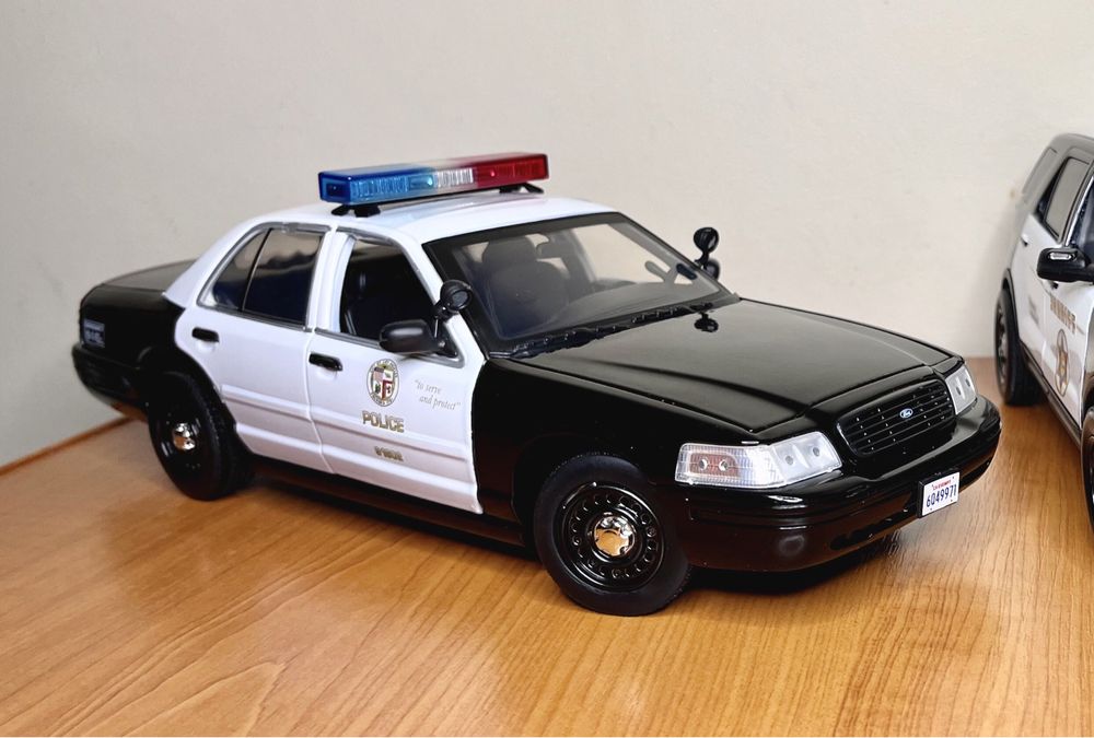 Ford Crown Victoria LAPD -1:18 - Greenlight