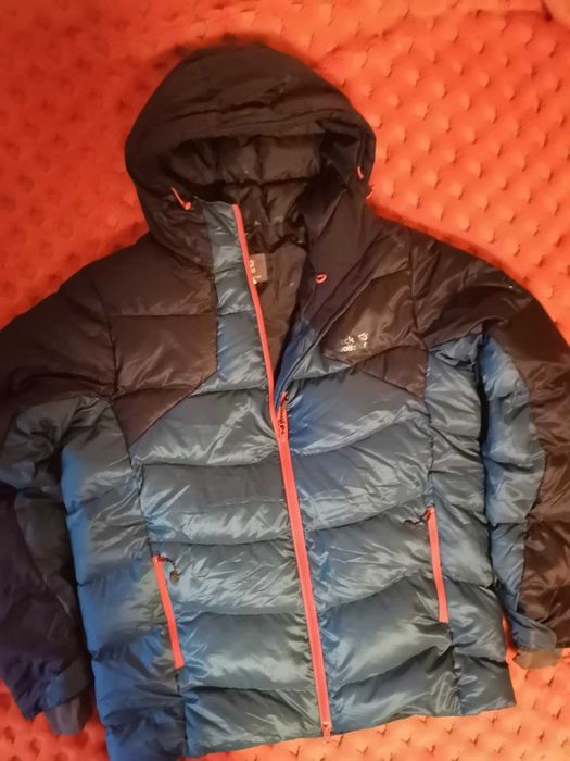 JACK WOLFSKIN Мъжко пухено яке
Чисто НОВО-без етикет ,Хл