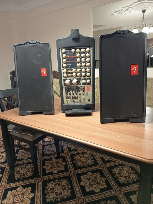 Boxe Fender Cu Amplificator