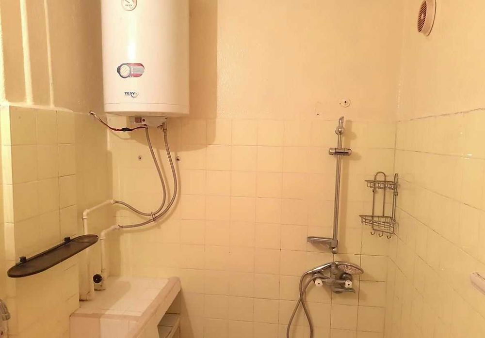 Дава се под наем Двустаен апартамент в Бургас, Лазур - 45 кв.м за 145 € - Снимка #1