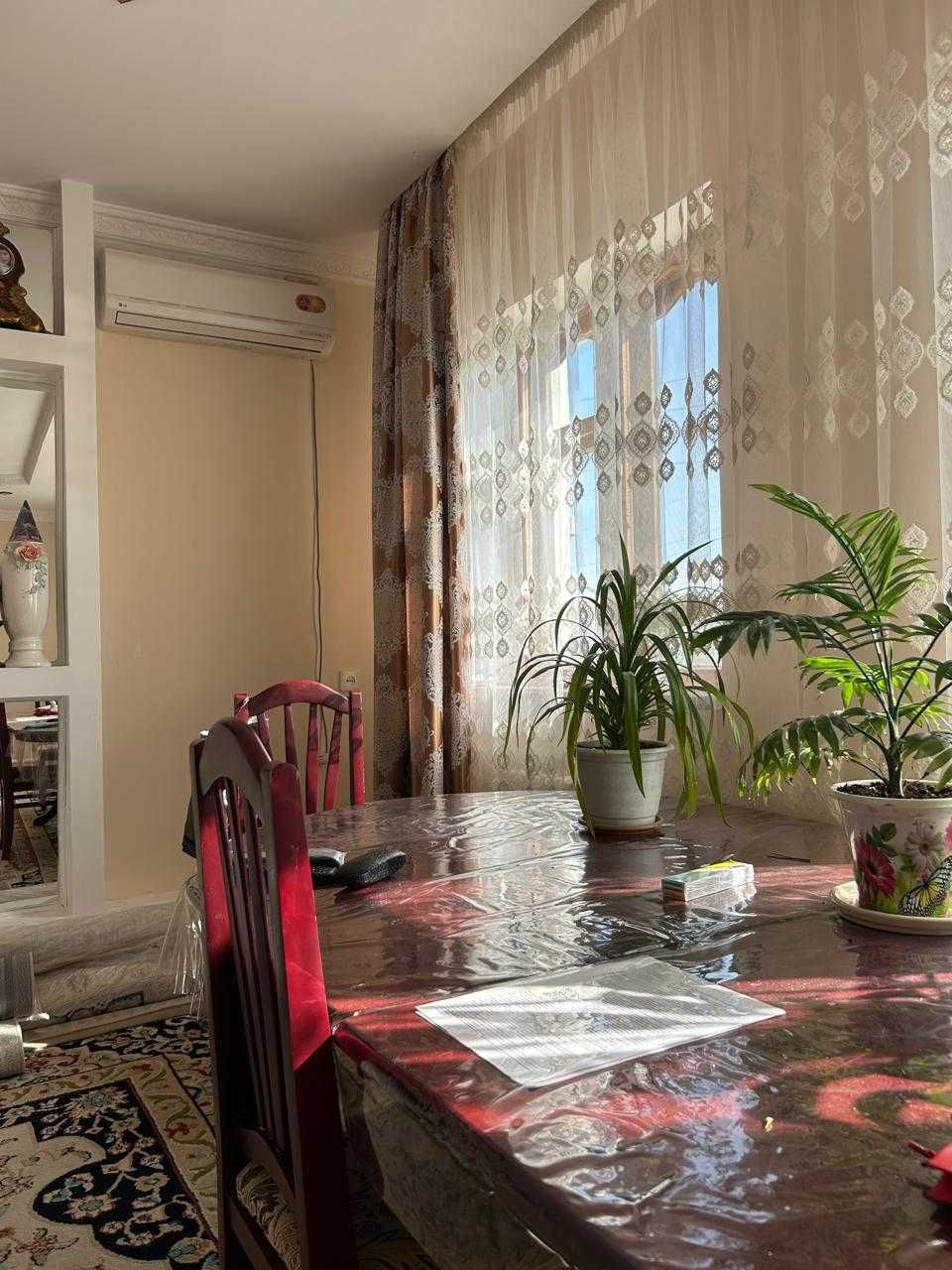 Продаем столы со стульями для зала