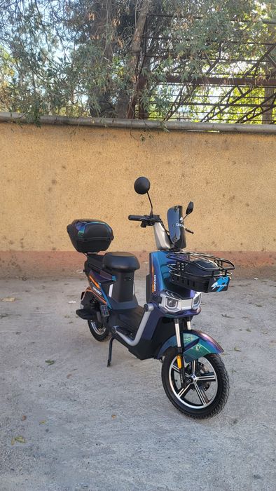 DRONGO skutr sotiladi
