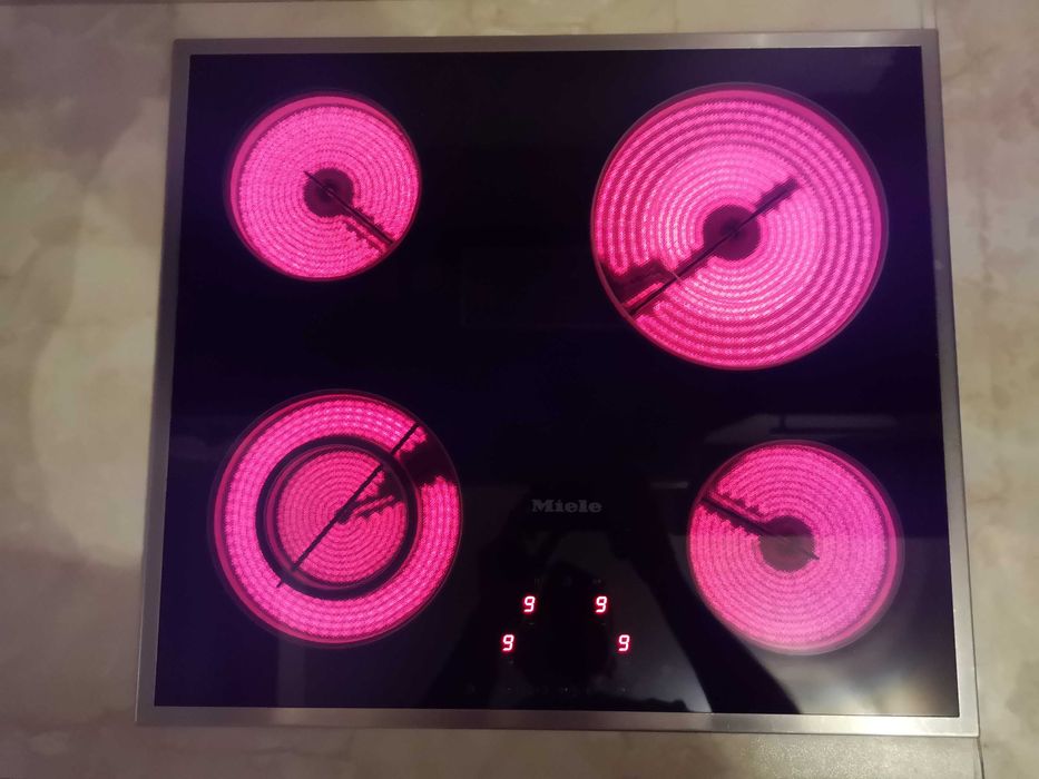 Стъклокерамичен плот MIELE с Гаранция