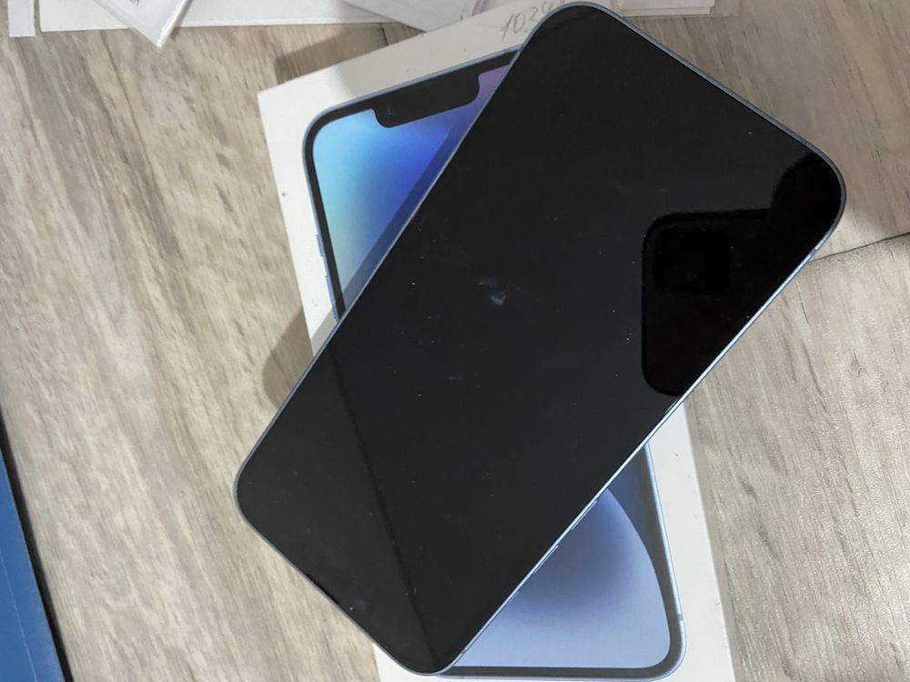 Продам iPhone 14 с гарантией