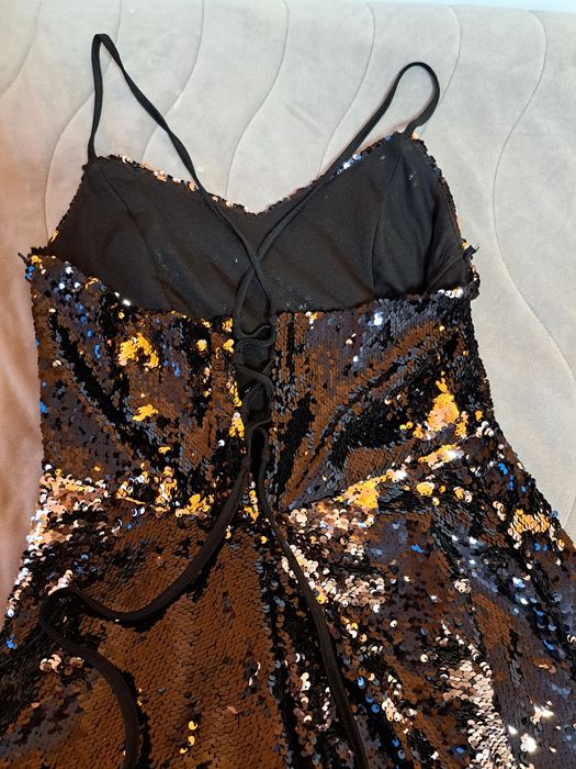 Уникална лъскава рокля от Lucy Fashion