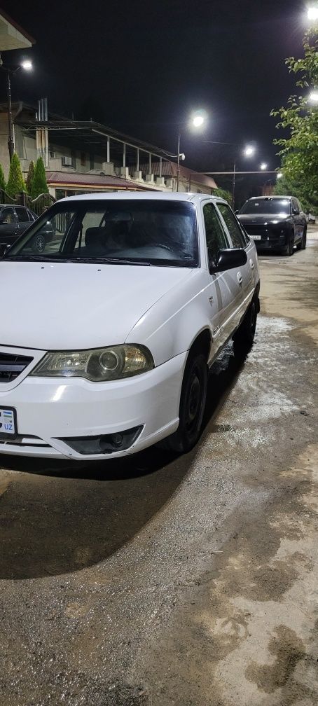Nexia 2 sotiladi 2010 narx 3600$
