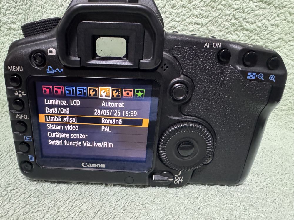 Canon EOS 5D Mark II DSLR