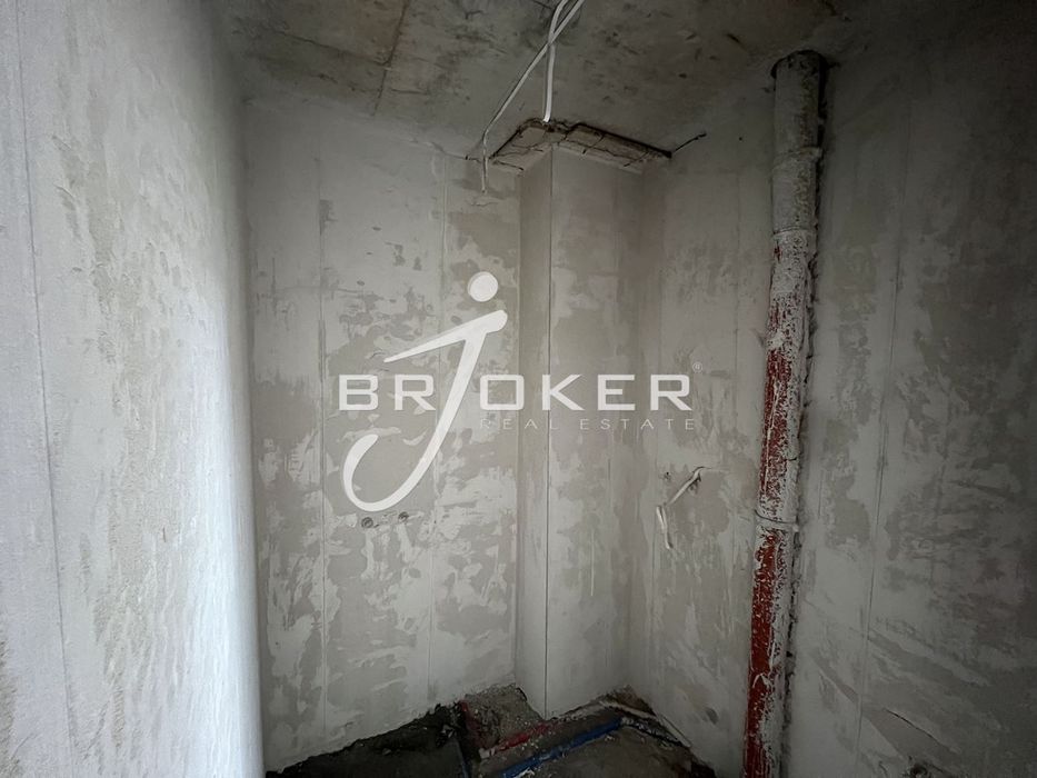Продава се Четиристаен апартамент в Кърджали, Център - 92 кв.м за 1220 €/кв.м - Снимка #10