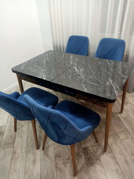 Продам стол со стульями 6 штук