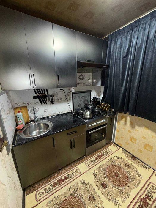 Продаётся 3х передел в 4х комн квартира на 1 этаже Ор-р Динамо