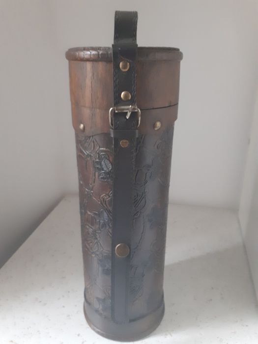 Cutie pentru sticla vin, șampanie..