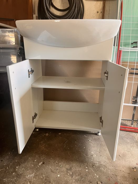 Corp baie ciuveta cu dulap si corp suspendat cu oglina si lumina