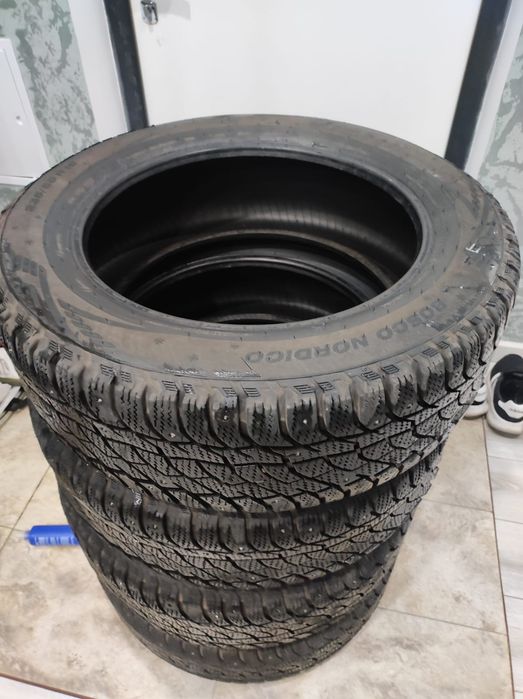Продам Шины R18 235/55