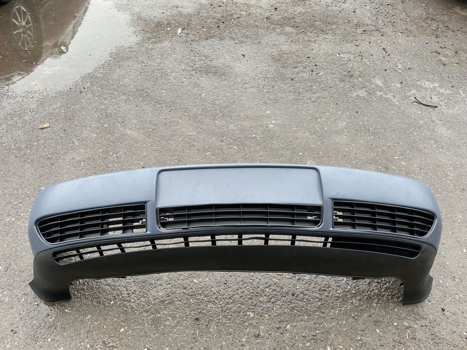 Передний бампер на Audi A6C4