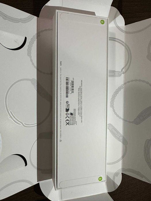 Нов!!! Смарт часовник Apple watch series 11, 46mm, M/L каишка