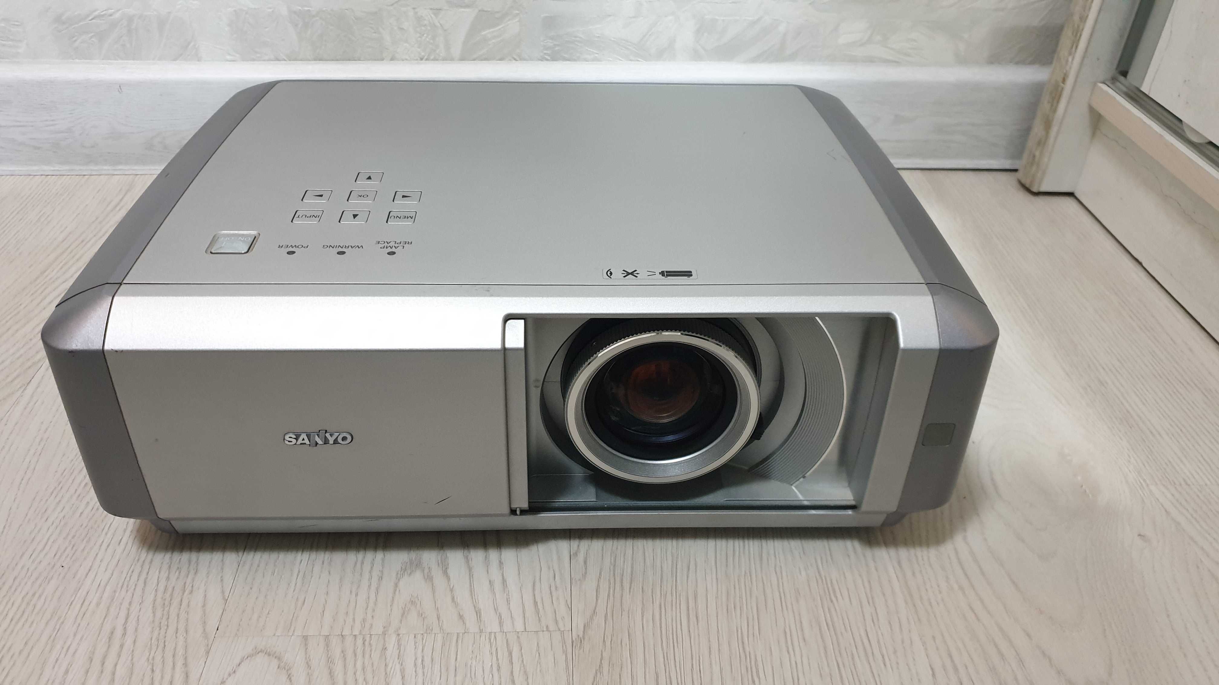 Проектор Sanyo PLV-Z5