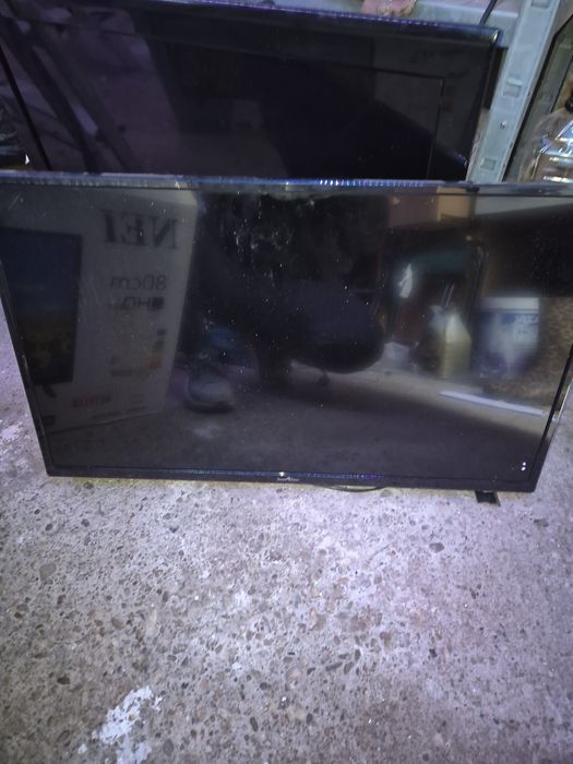 Tv LCD defecte diagonala 81
