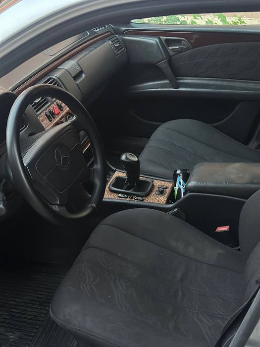 Автомобил сотилади