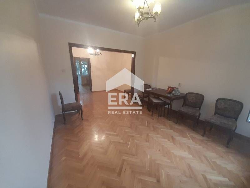 Дава се под наем Двустаен апартамент в София, Център - 80 кв.м за 510 € - Снимка #2