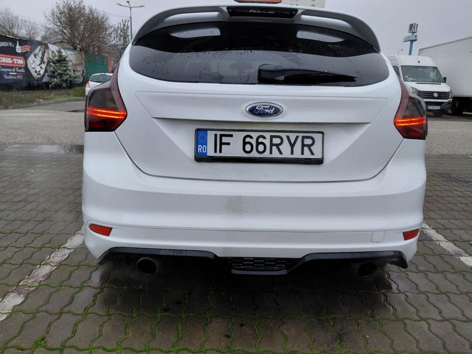 Vând Ford focus pachet St de fabrica 1.6 I de 182cp