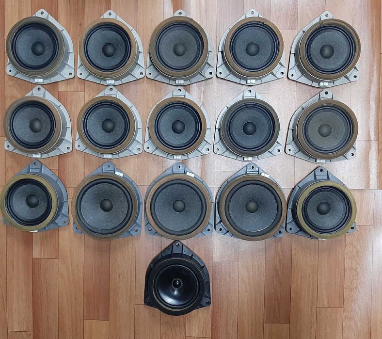 Продам Динамик задней двери Toyota Harrier MCU15 / Lexus RX300 MCU15