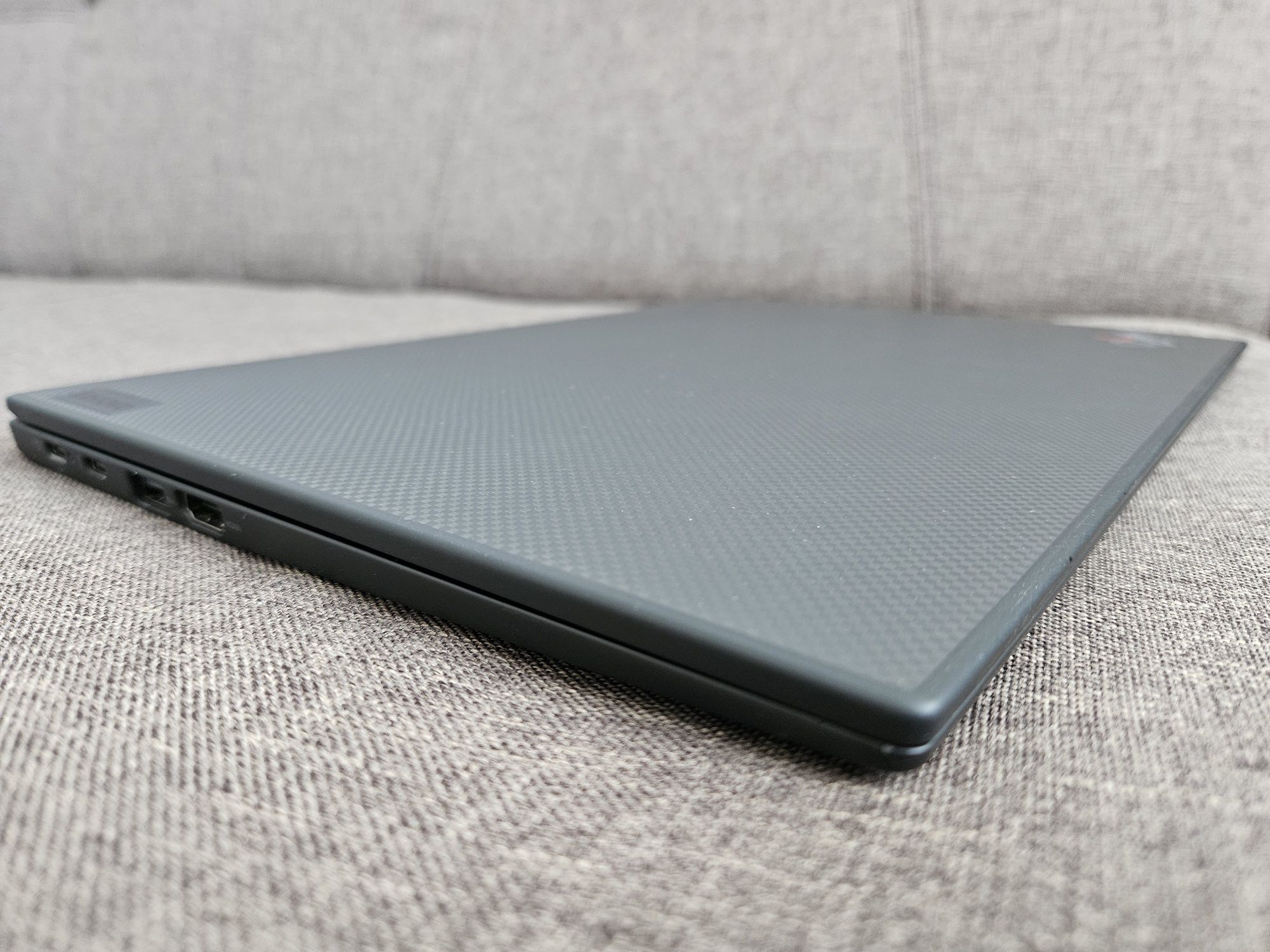 Lenovo X1 CARBON 9 GEN 14" - 4K UHD HDR/ i7-1165G7/512GB/16GB/LTE 4G