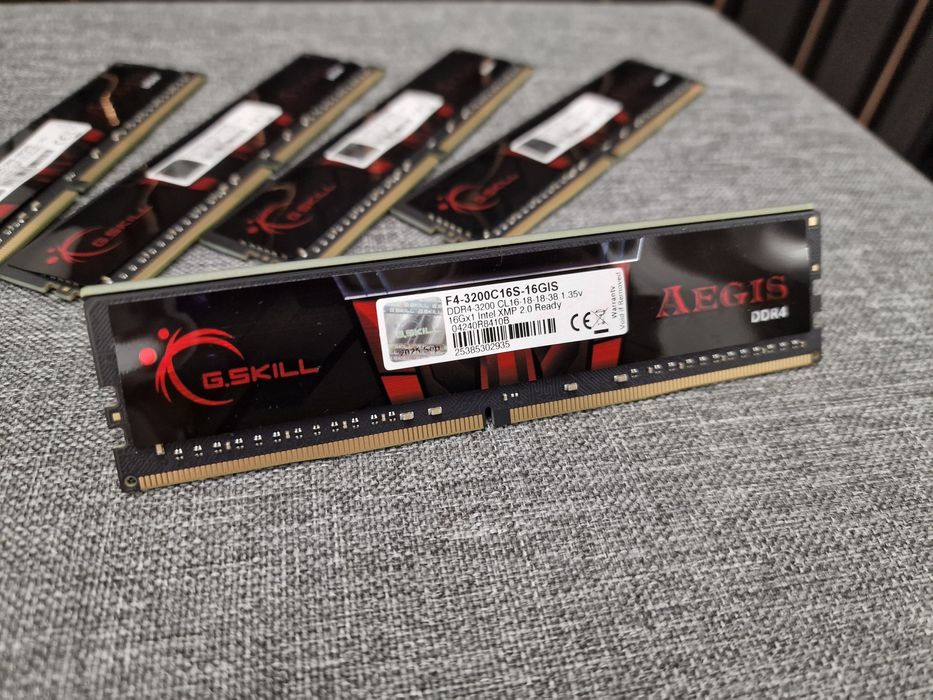 Memorii RAM G. Skill de16gb la 3200 MHz, CL 16